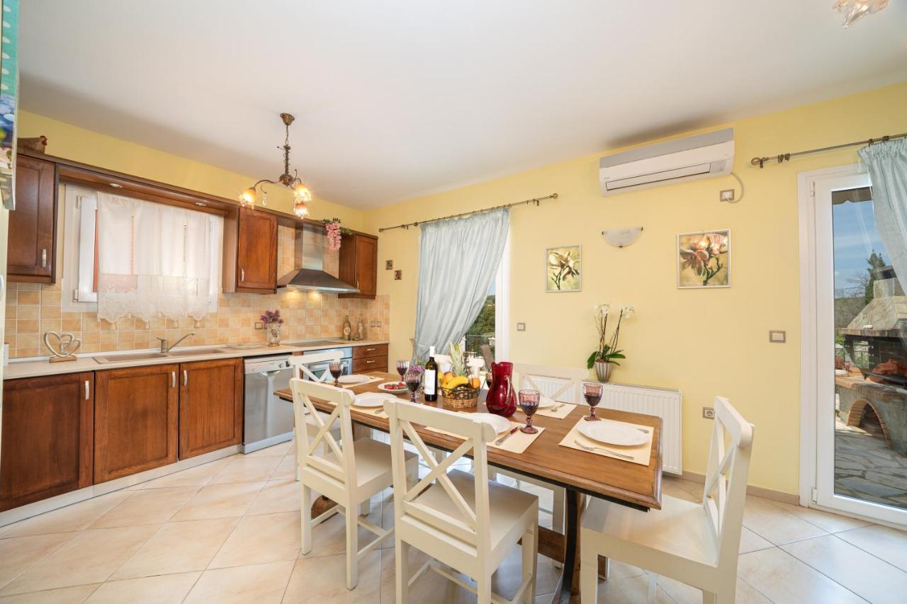 Stunning Tranquil Villa With Private Pool Villa *