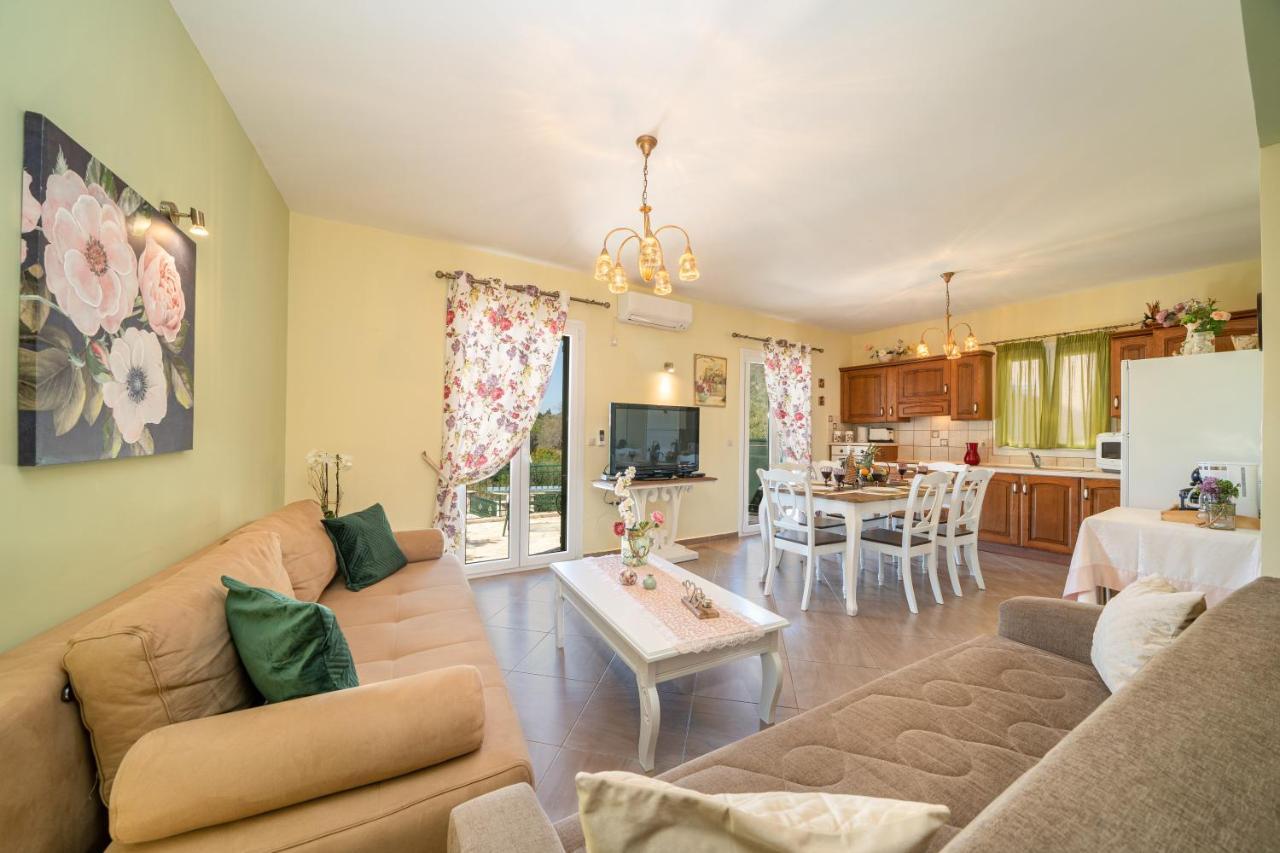 Villa Superb With Private Pool Peaceful Location