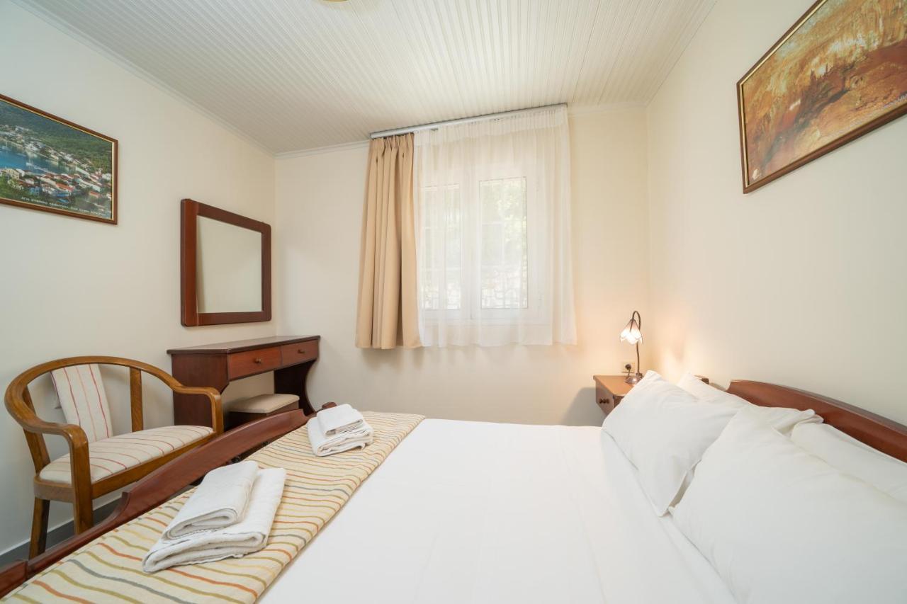 Makis Village-apartments *