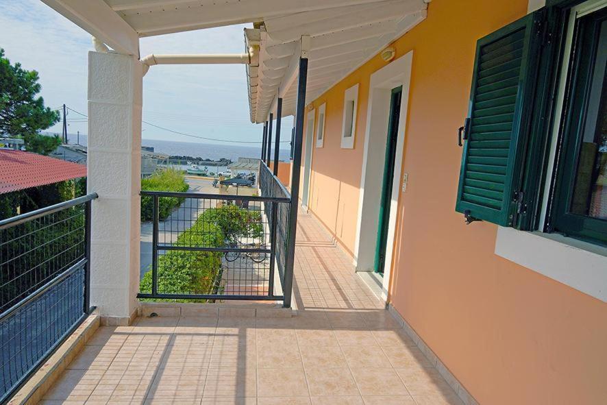 Aris Seaside Issos Apartment *