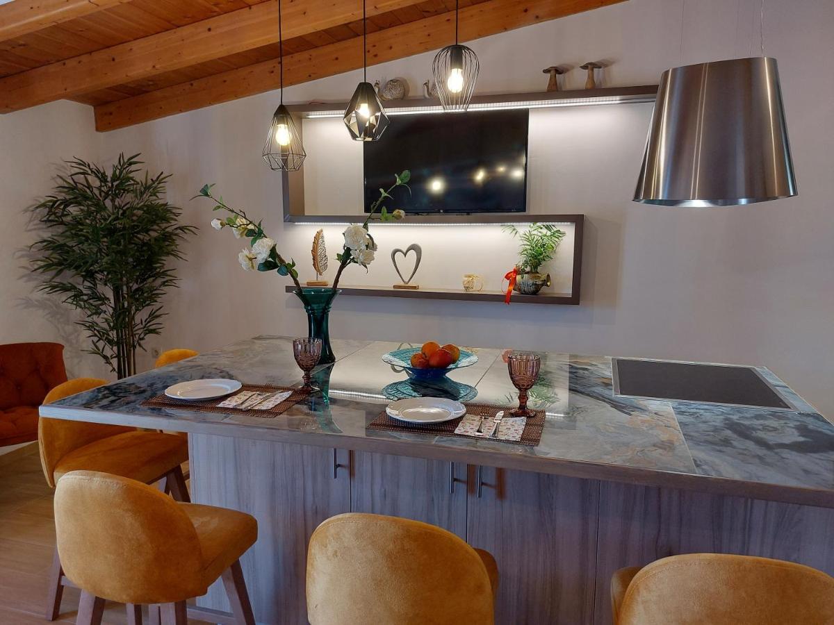 Zoi Luxurious Seaview Retreat Apartment