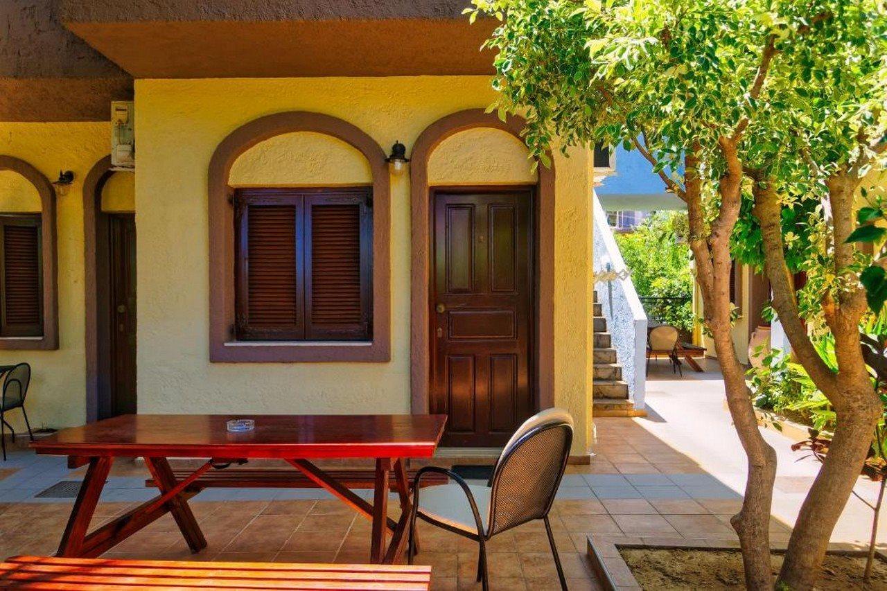 Hotel Fotula Agia Pelagia (Crete)