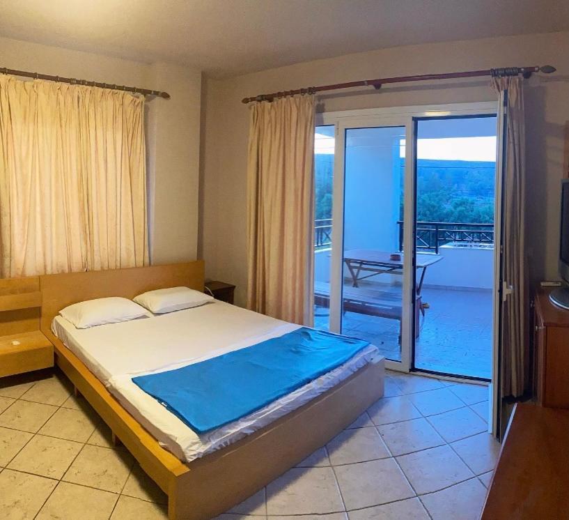 Saint George Hostel Karteros