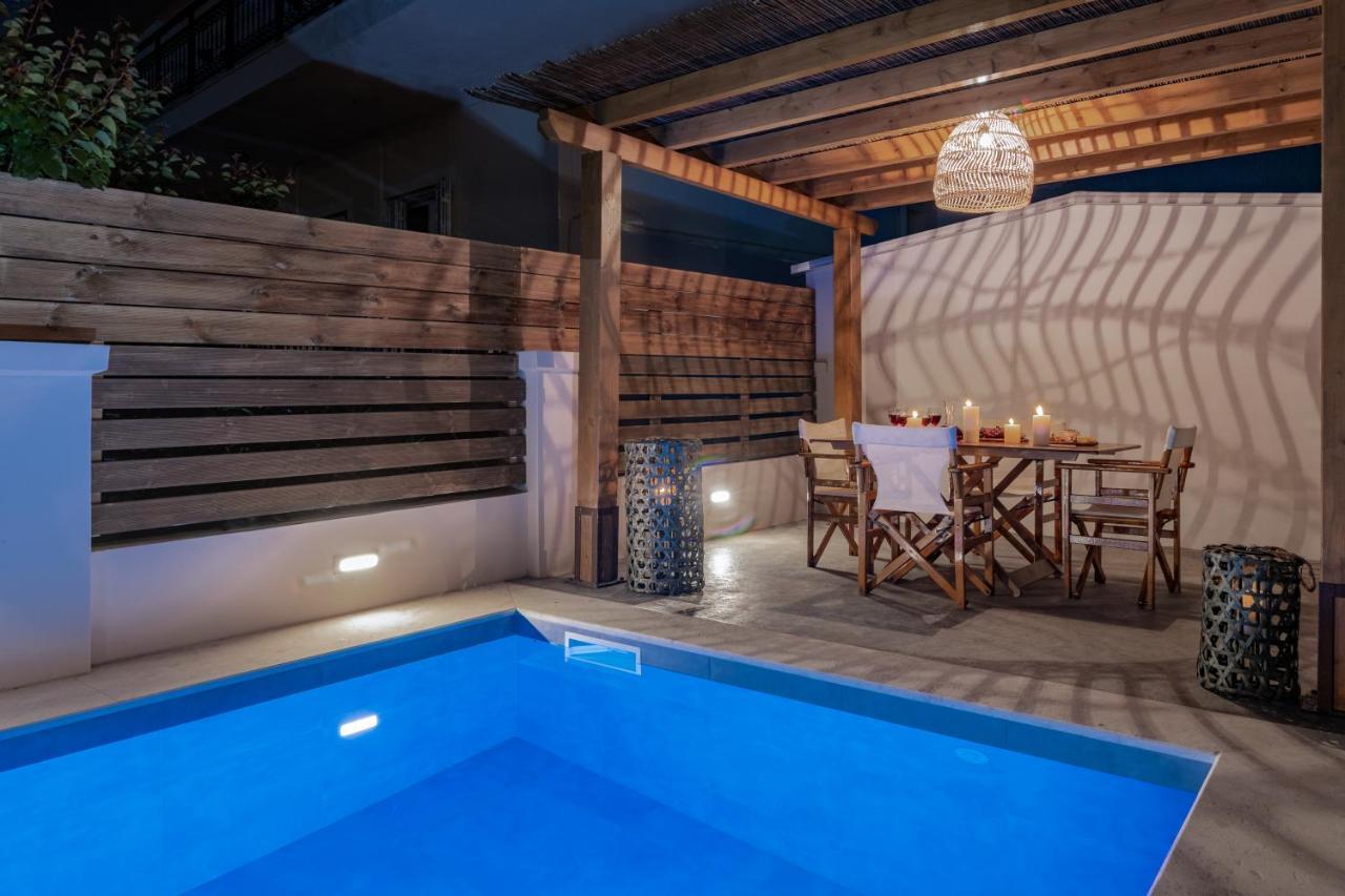 Elizabeth - Seafront Classic Villa! *