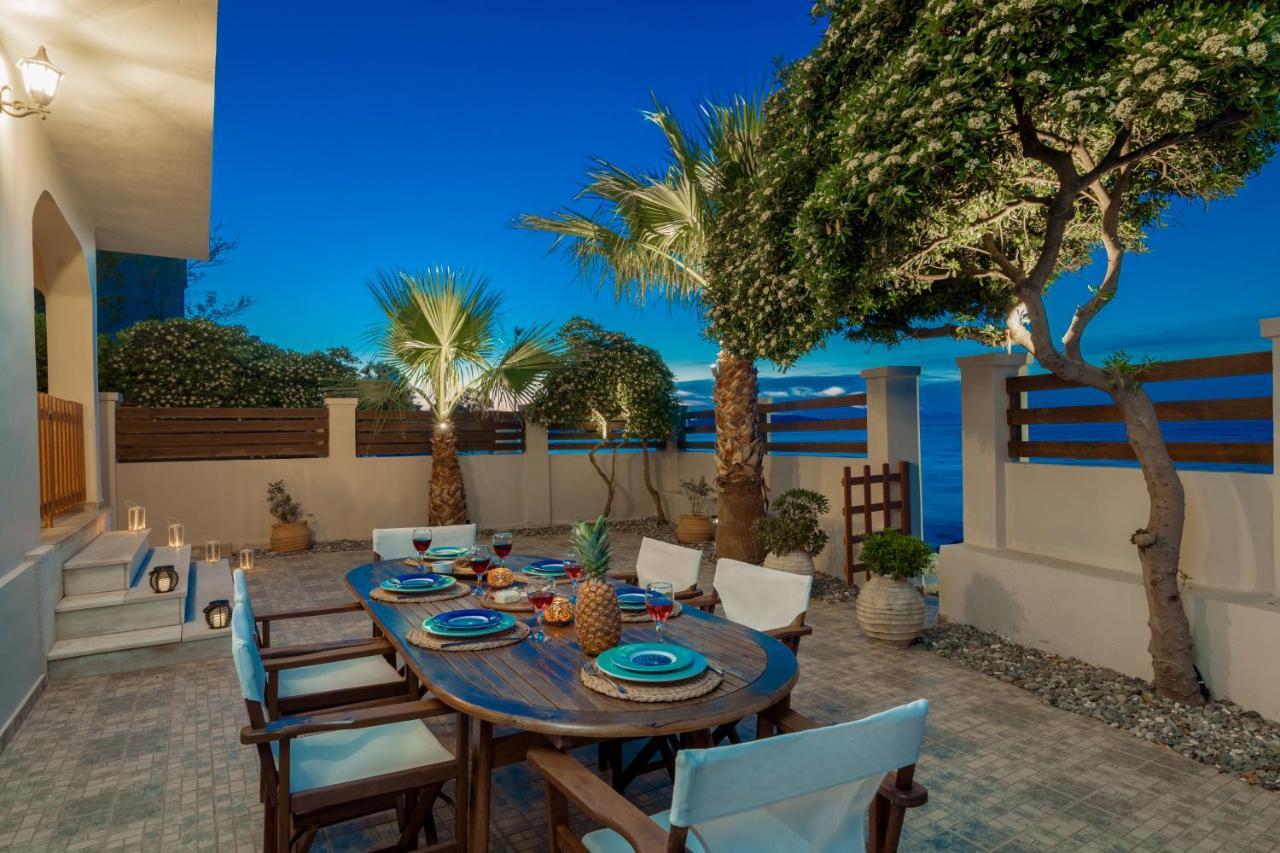 Villa Elizabeth - Seafront Classic Villa!