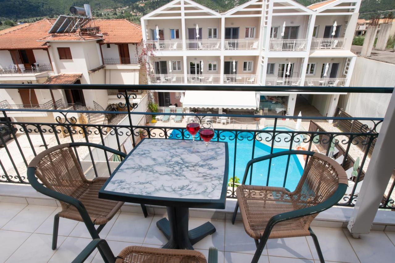 Aggelos & Deluxe Aparthotel 2*