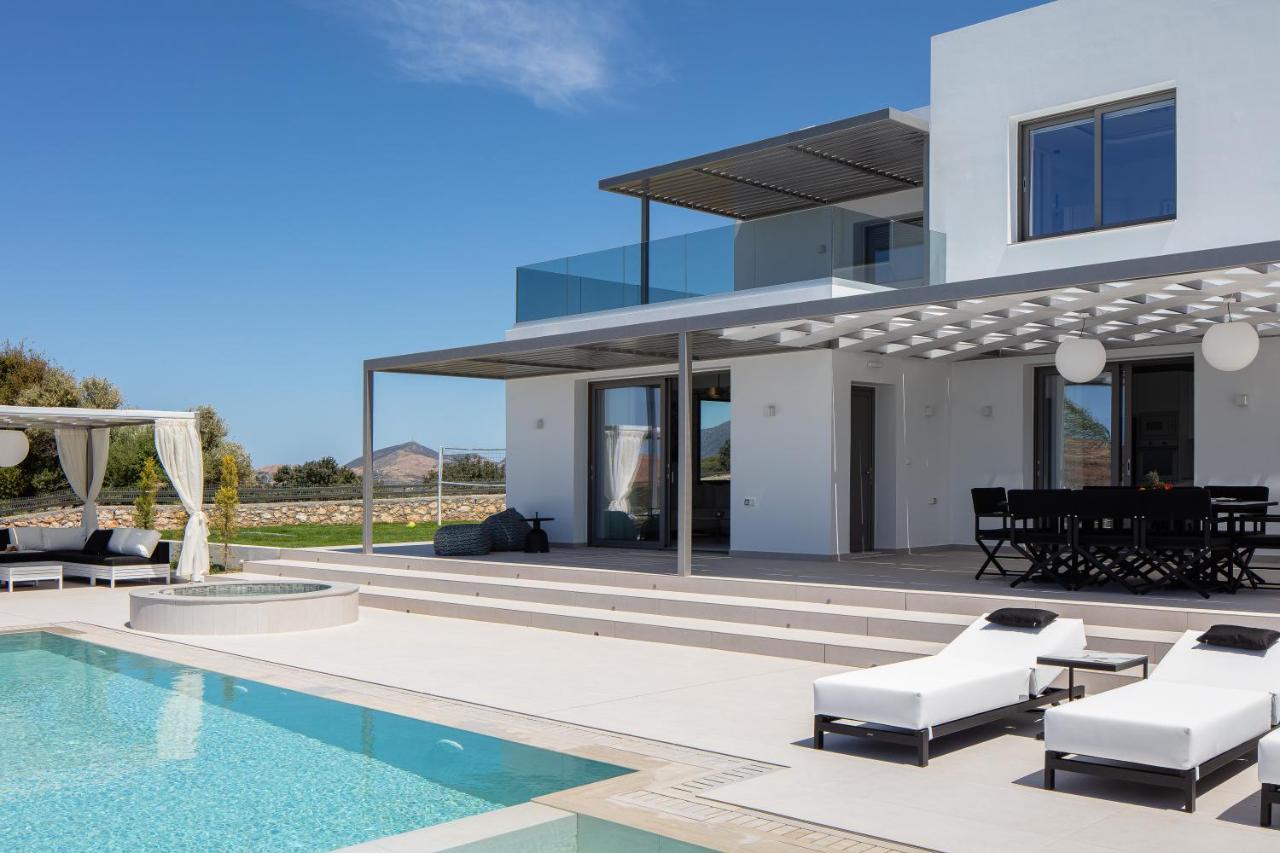 Alma Villa, 2000m2 Luxury Living, By Thinkvilla *