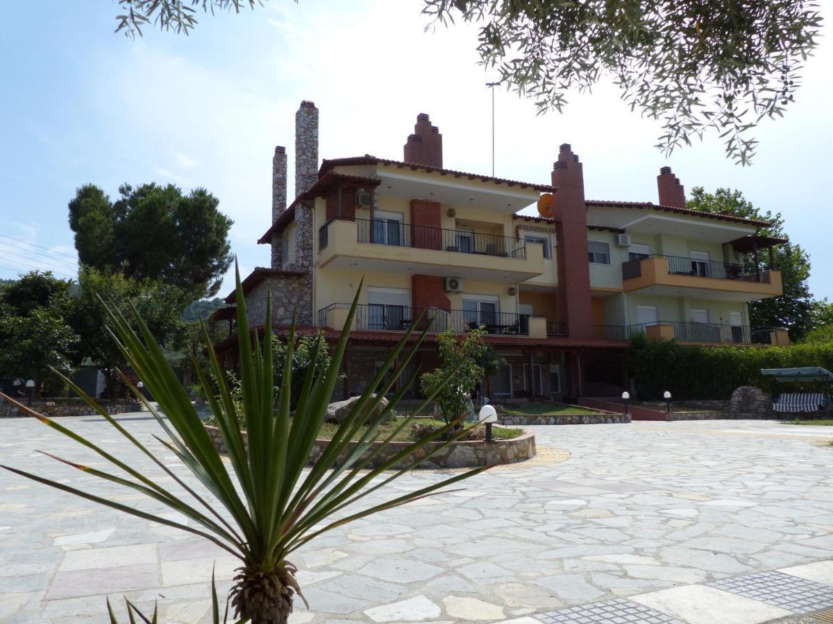 Aparthotel Makis Nest *