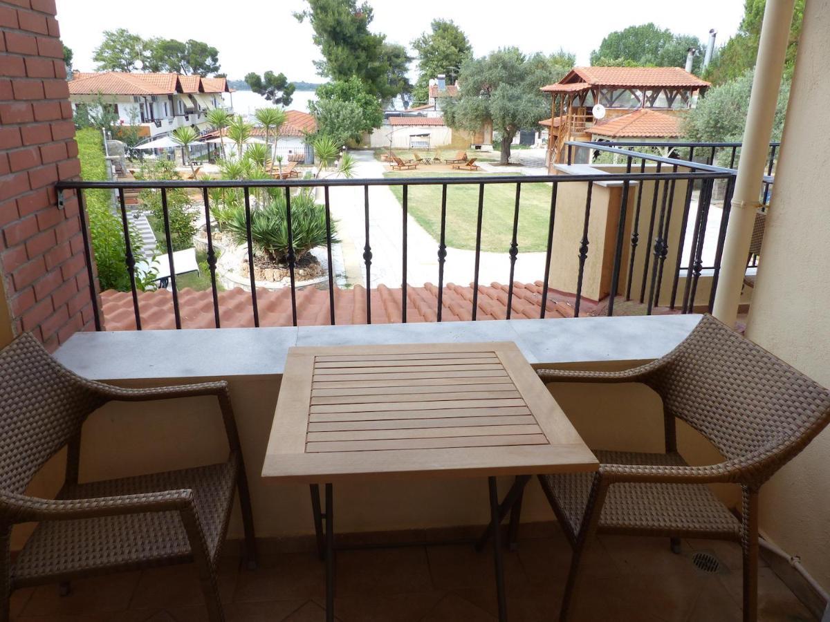 Makis Nest Aparthotel *