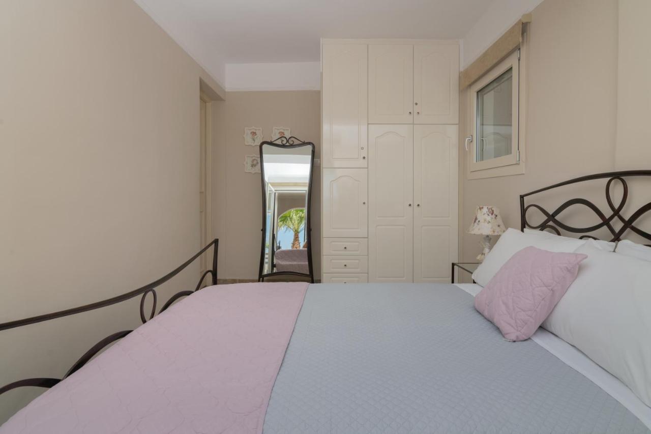 Villa Elizabeth - Seafront Classic Villa! Argassi
