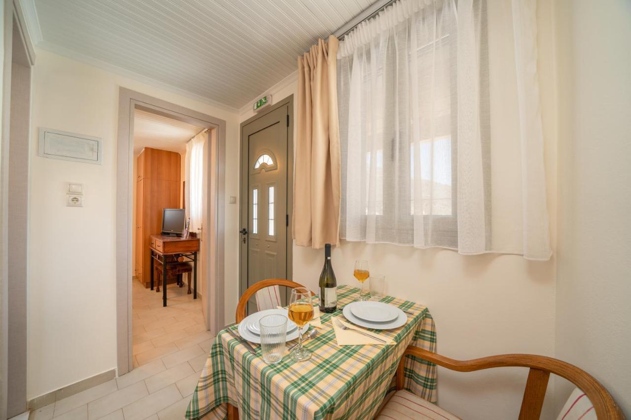 Makis Village-apartments *