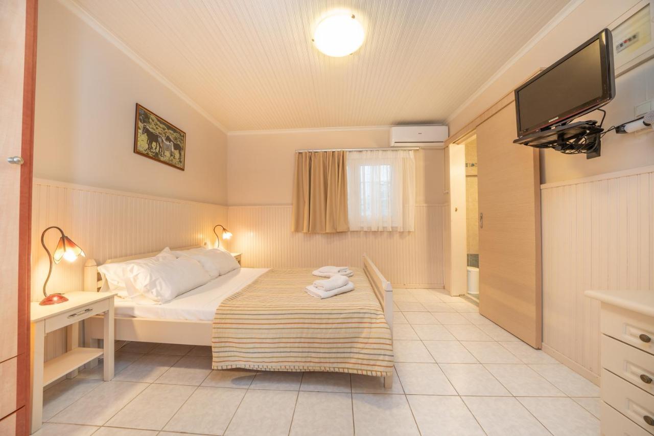 Makis Village-apartments * Agia Efimia