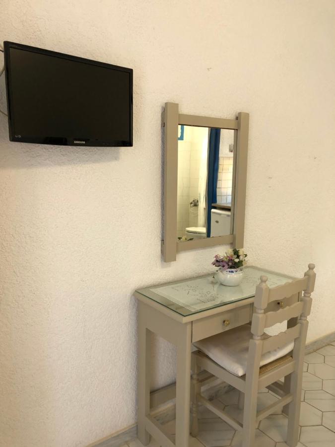 3 Alpha Aparthotel Batsi (Andros)