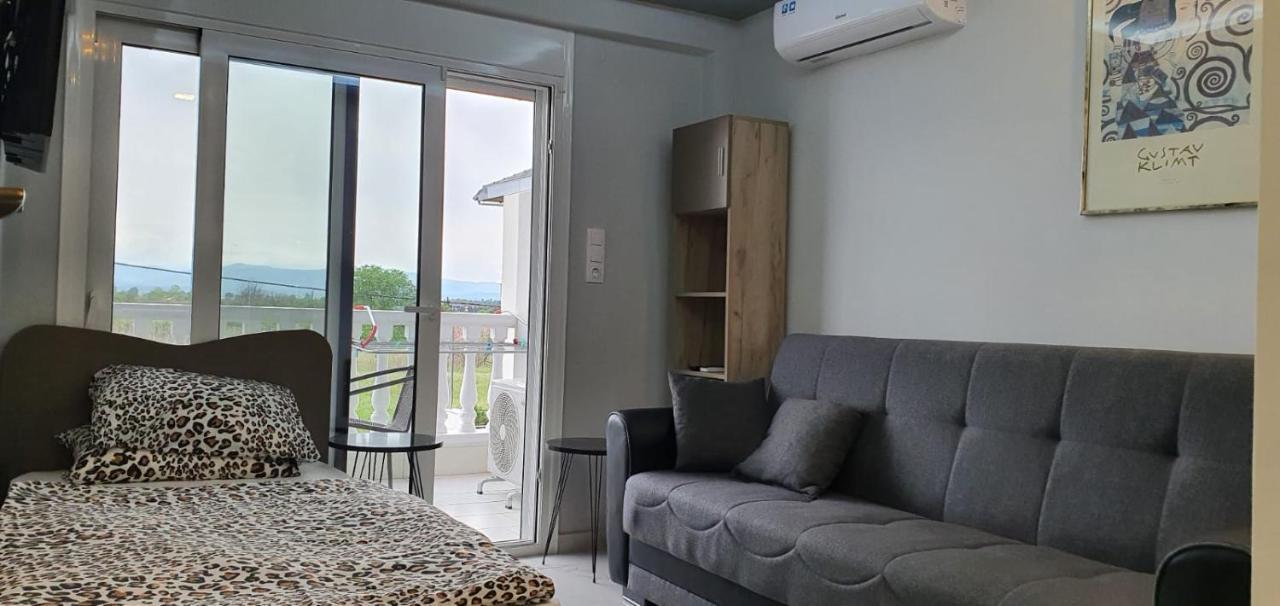 Dedalus Apartment