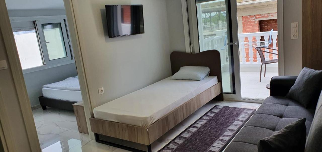 Dedalus Apartment *
