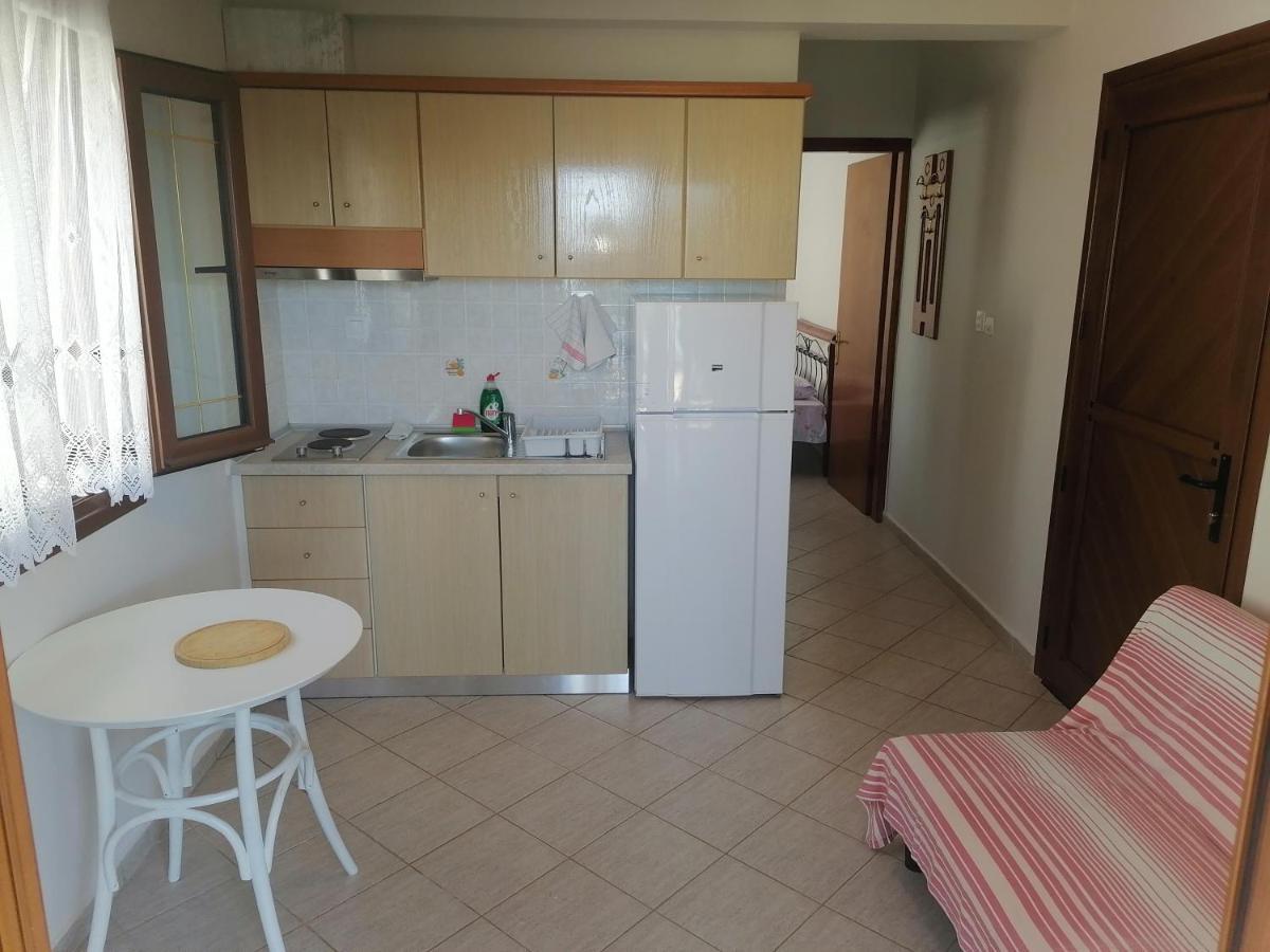 Porto Almira Beachfront Apartment Nikiti (Sithonia)