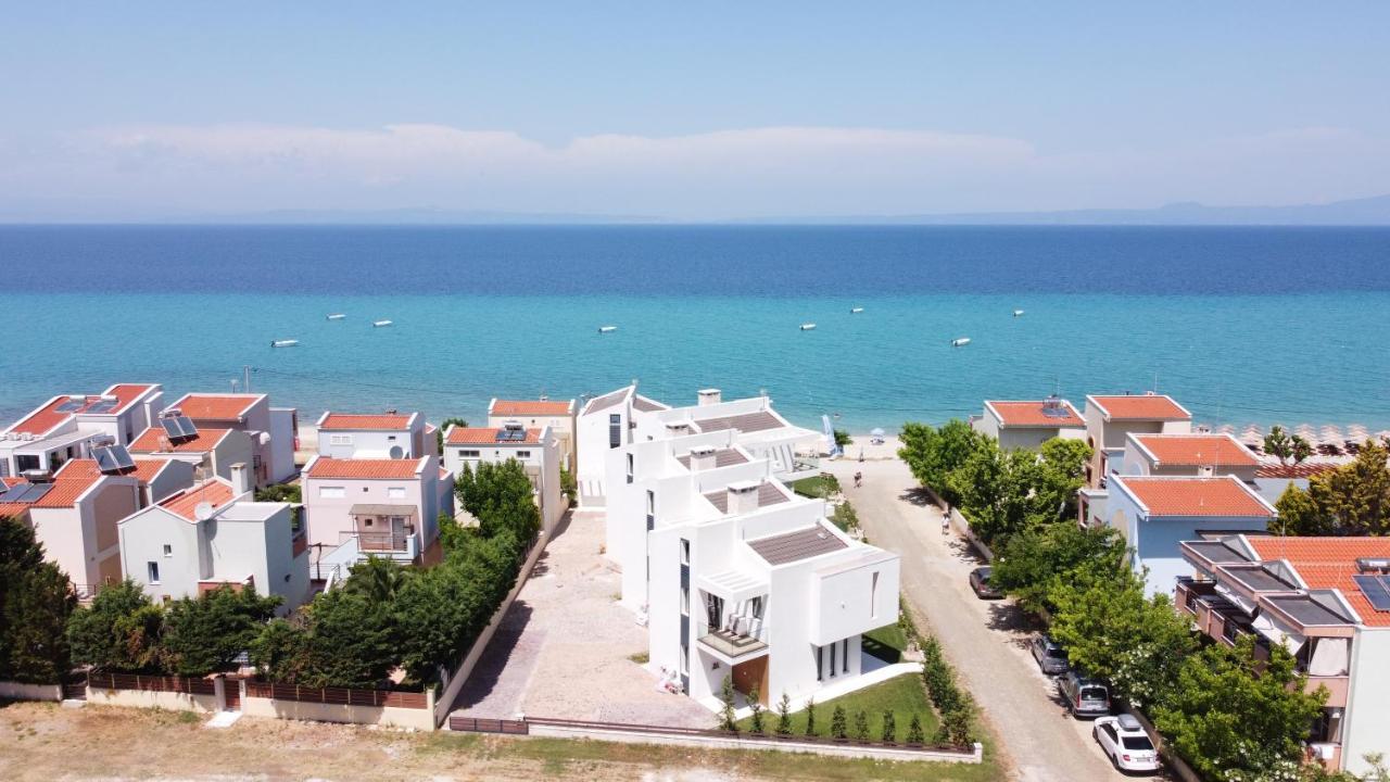 Villa Camelia By The Sea *