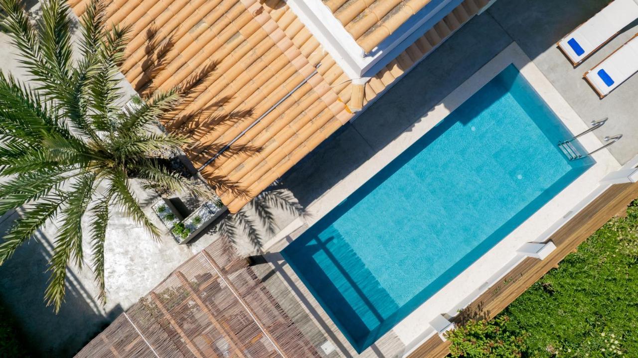 Elizabeth - Seafront Classic Villa! Argassi