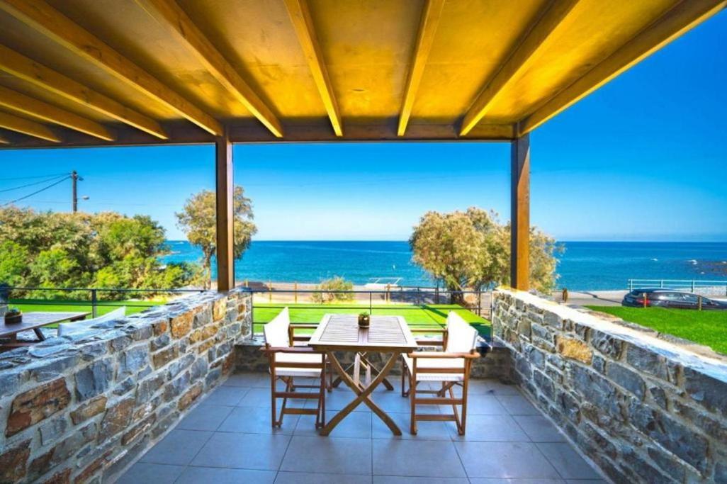 Terrazeus - Stone House Beachfront 1 Apartment