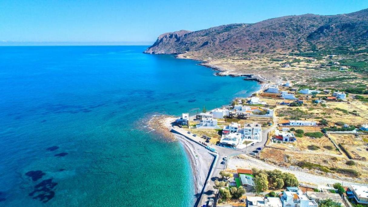 Terrazeus - Stone House Beachfront 1 *