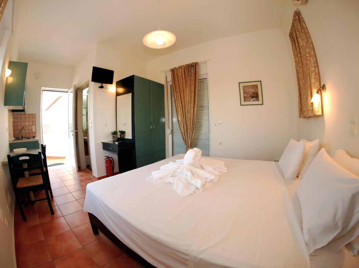 Tersanas Beach Lodges *