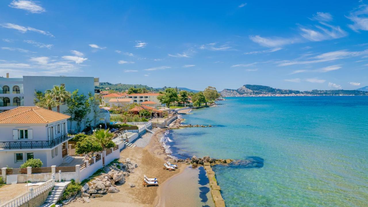 Elizabeth - Seafront Classic Villa! Argassi