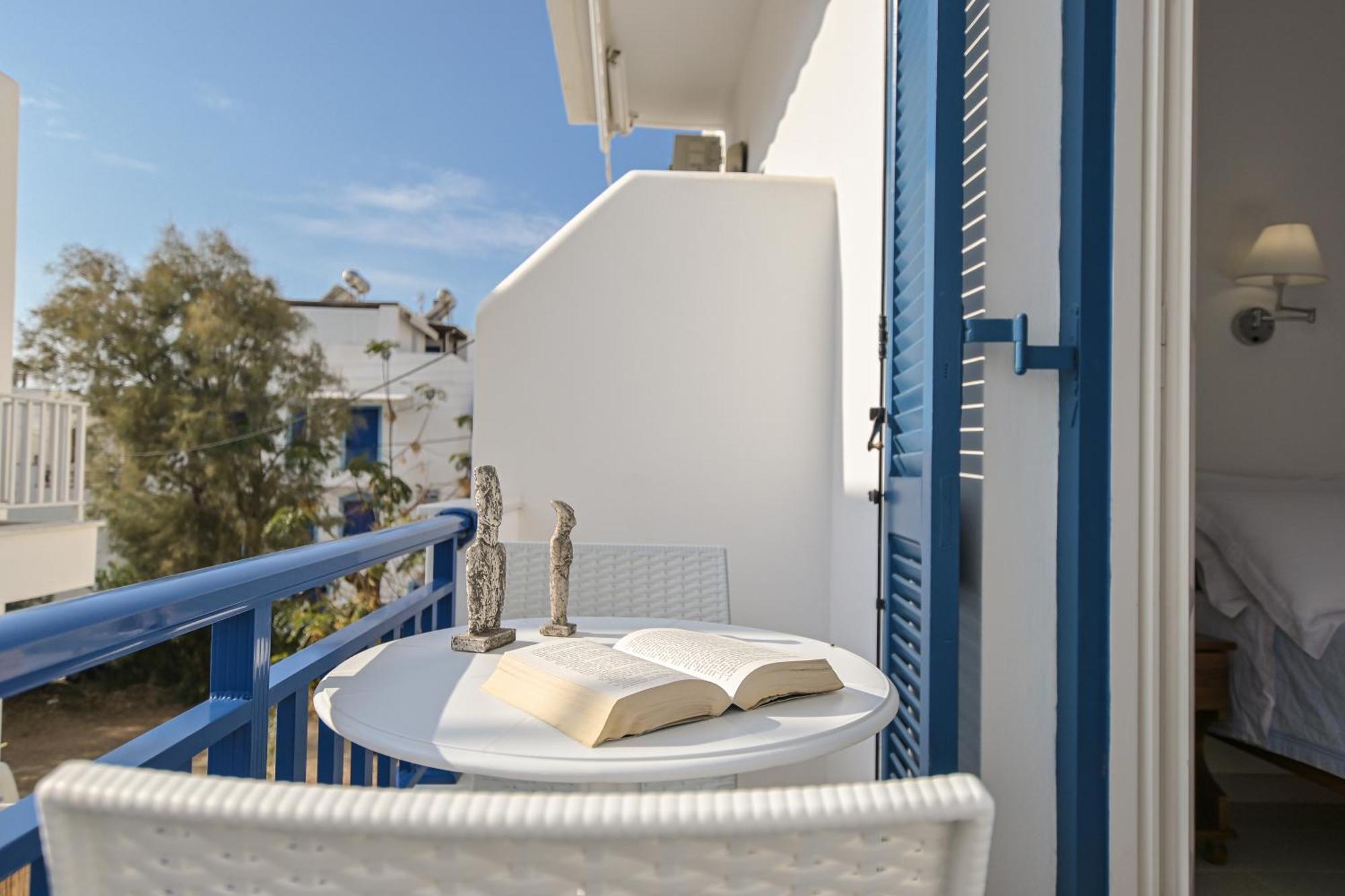 Zeus Hotel 2*