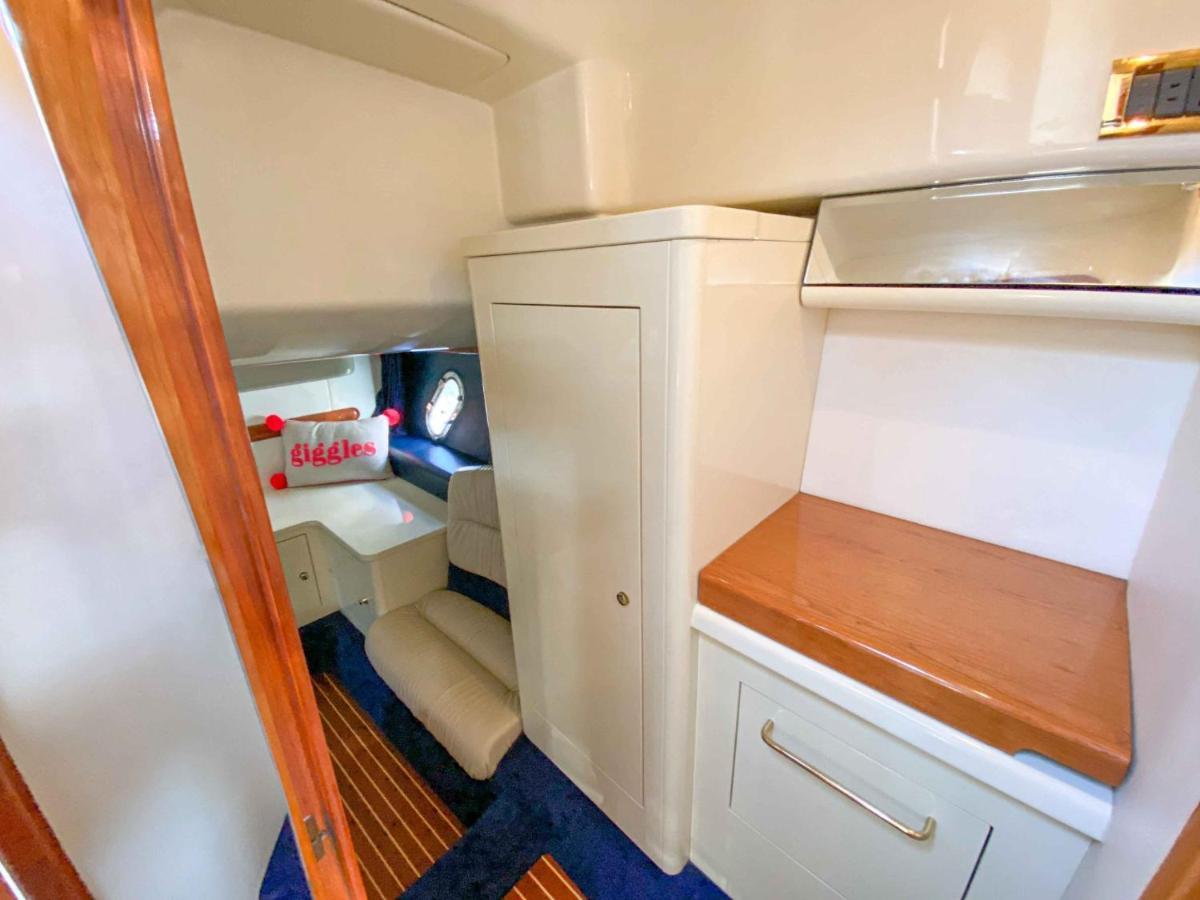 Botel Daily Cruises Private Yachts *