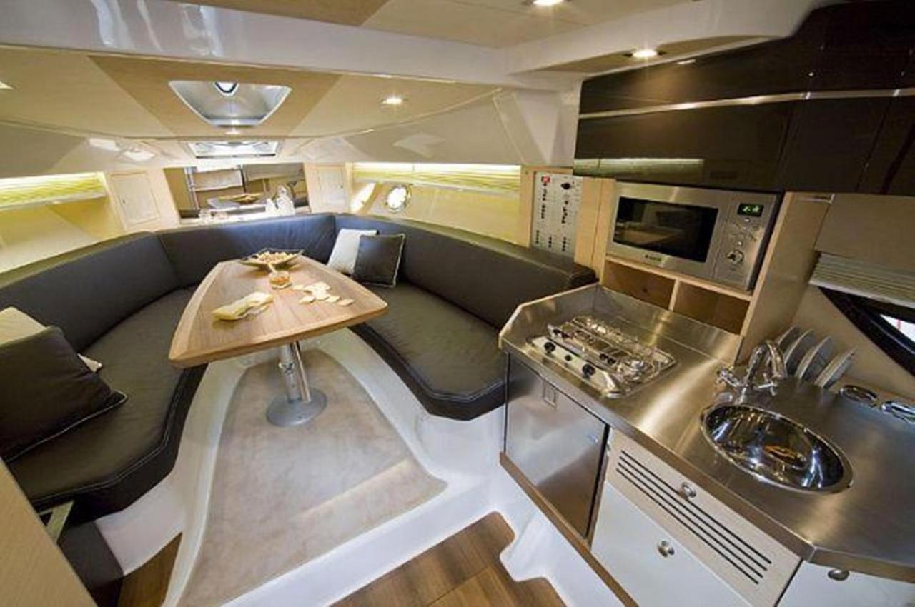 Botel Daily Cruises Private Yachts *