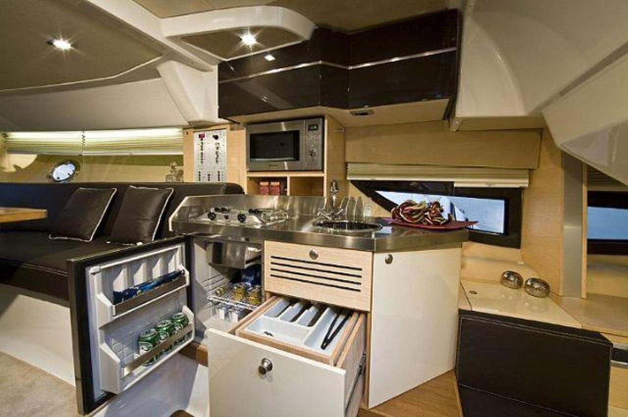 Daily Cruises Private Yachts Botel *