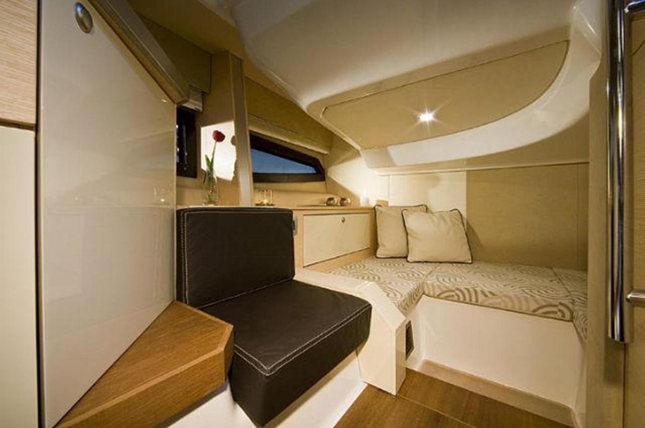 Daily Cruises Private Yachts