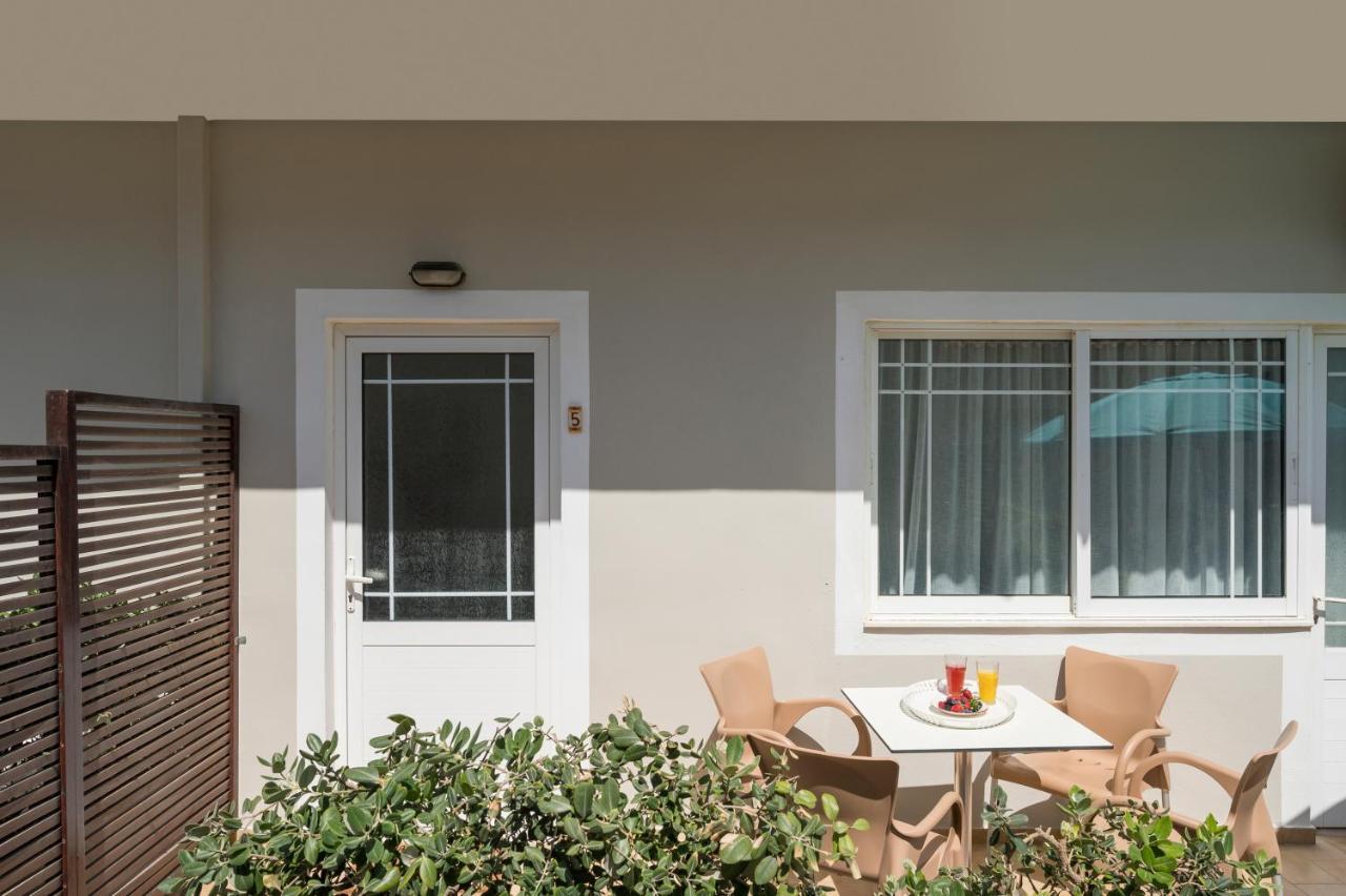 Hermes Front Apartment Stalos