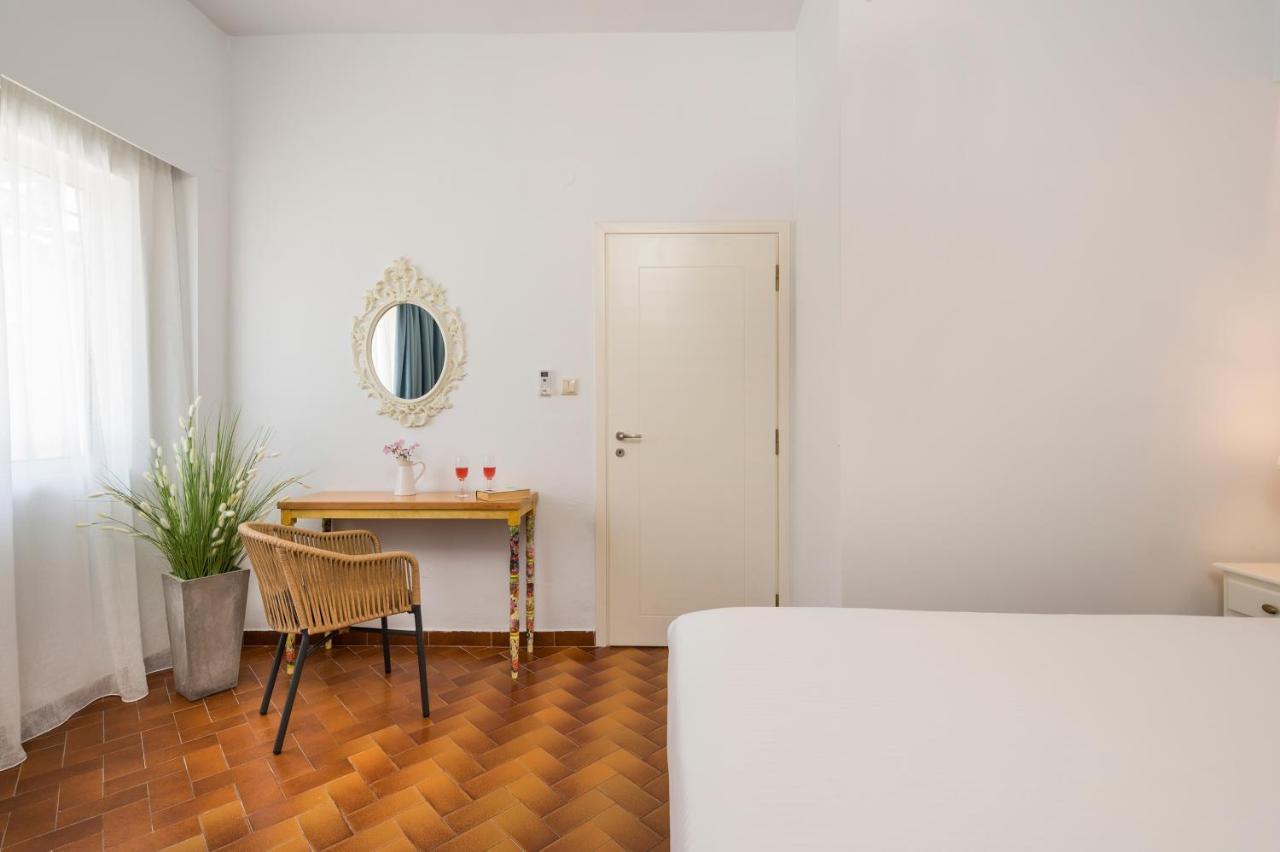 Hermes Front Apartment Stalos