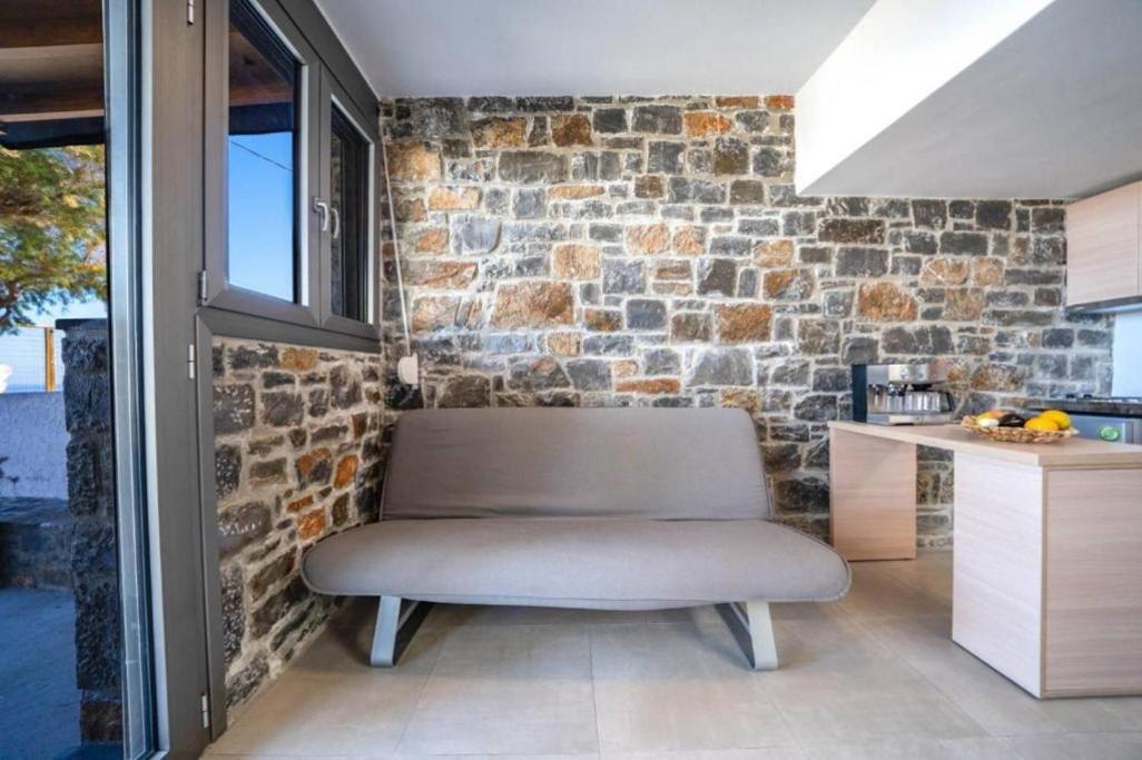 Terrazeus - Stone House Beachfront 1 Apartment *