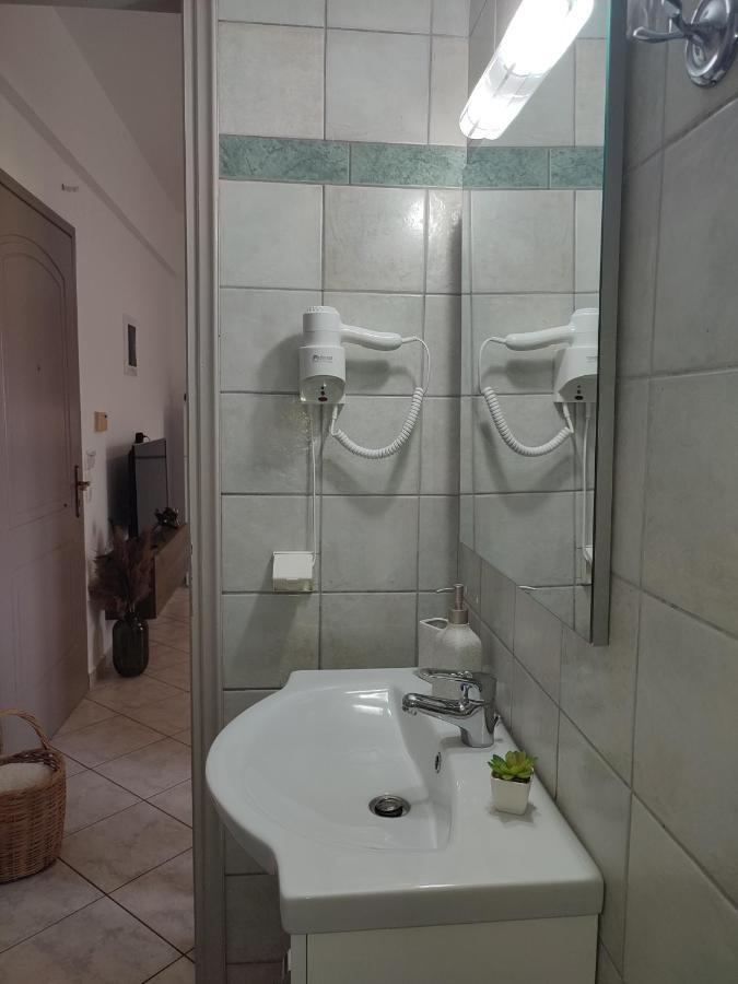 Olive House Apartment Moirai
