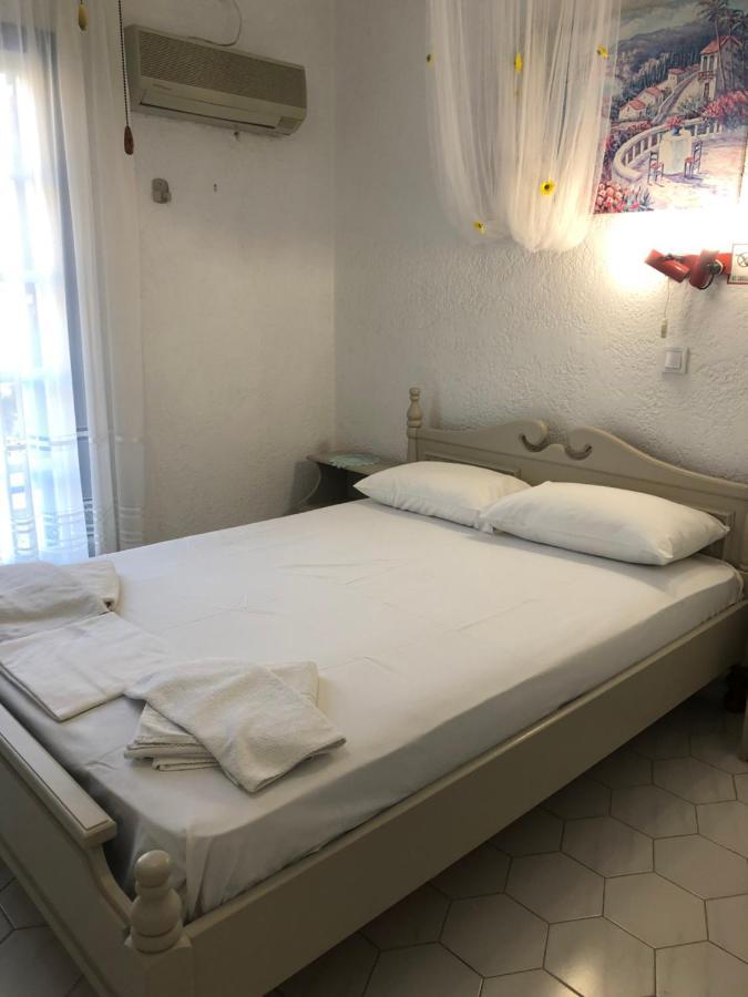 3 Alpha Aparthotel Batsi (Andros)