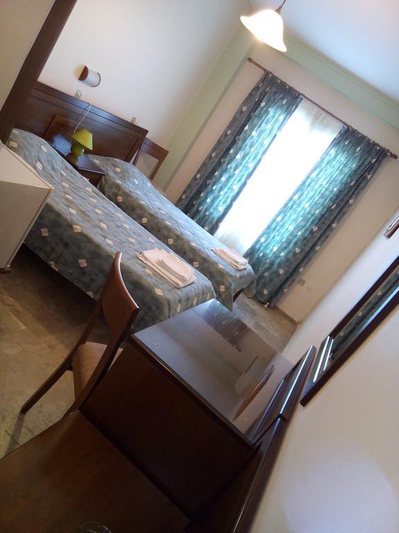 Hotel Akrogiali *