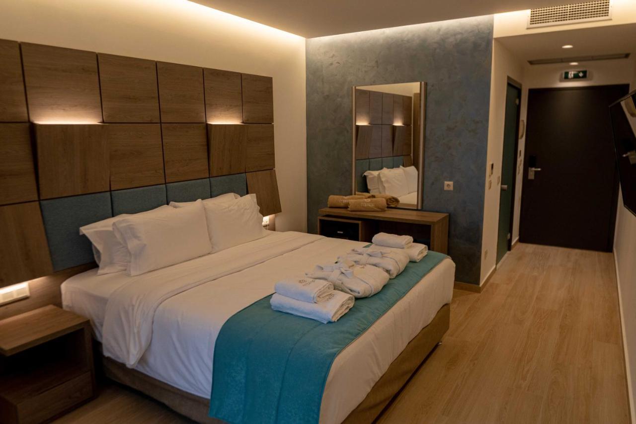 Mirror Hotel Polychrono