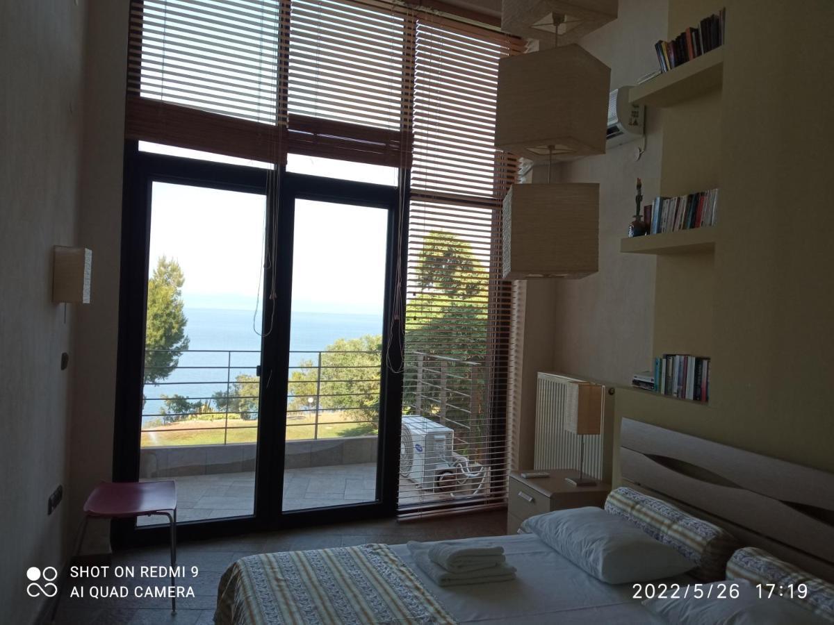 Villa Castle On The Edge Of The Sea