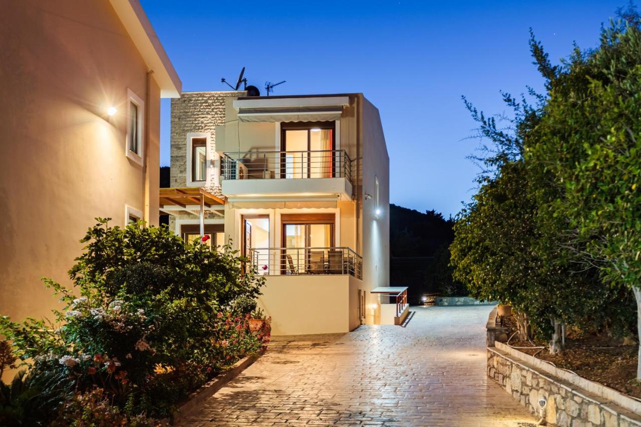 Villa Seaside Getaway - Aelia Villa's Dreamy Paradise Petalidi