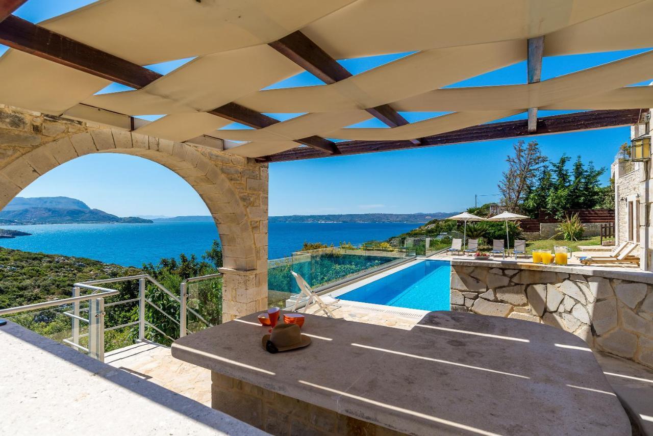 Hectoras In By Apokoronas-villas