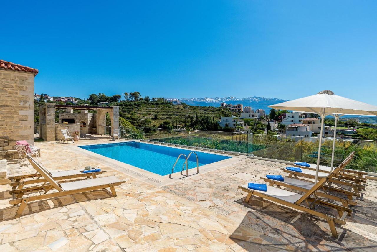 Hectoras In By Apokoronas-villas *