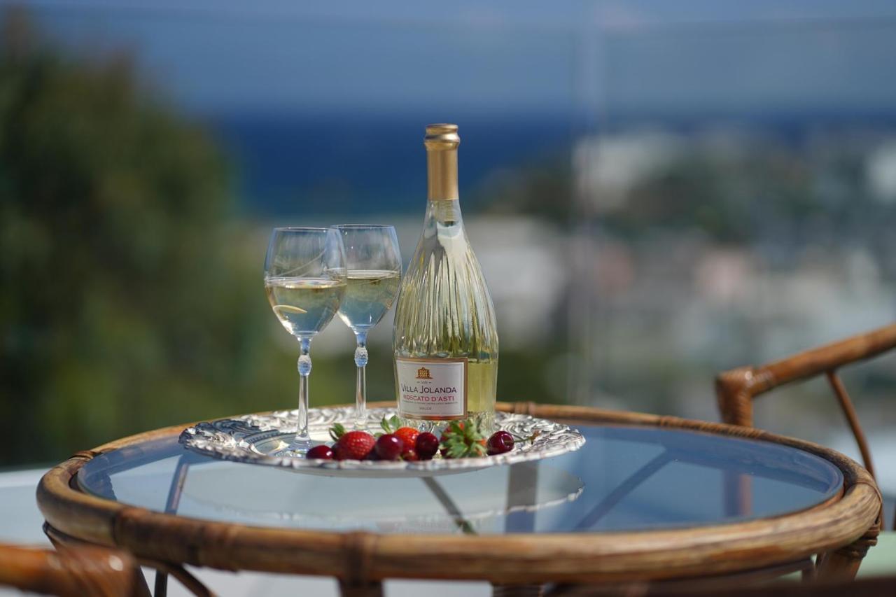 Aparthotel Asterisuites 4*