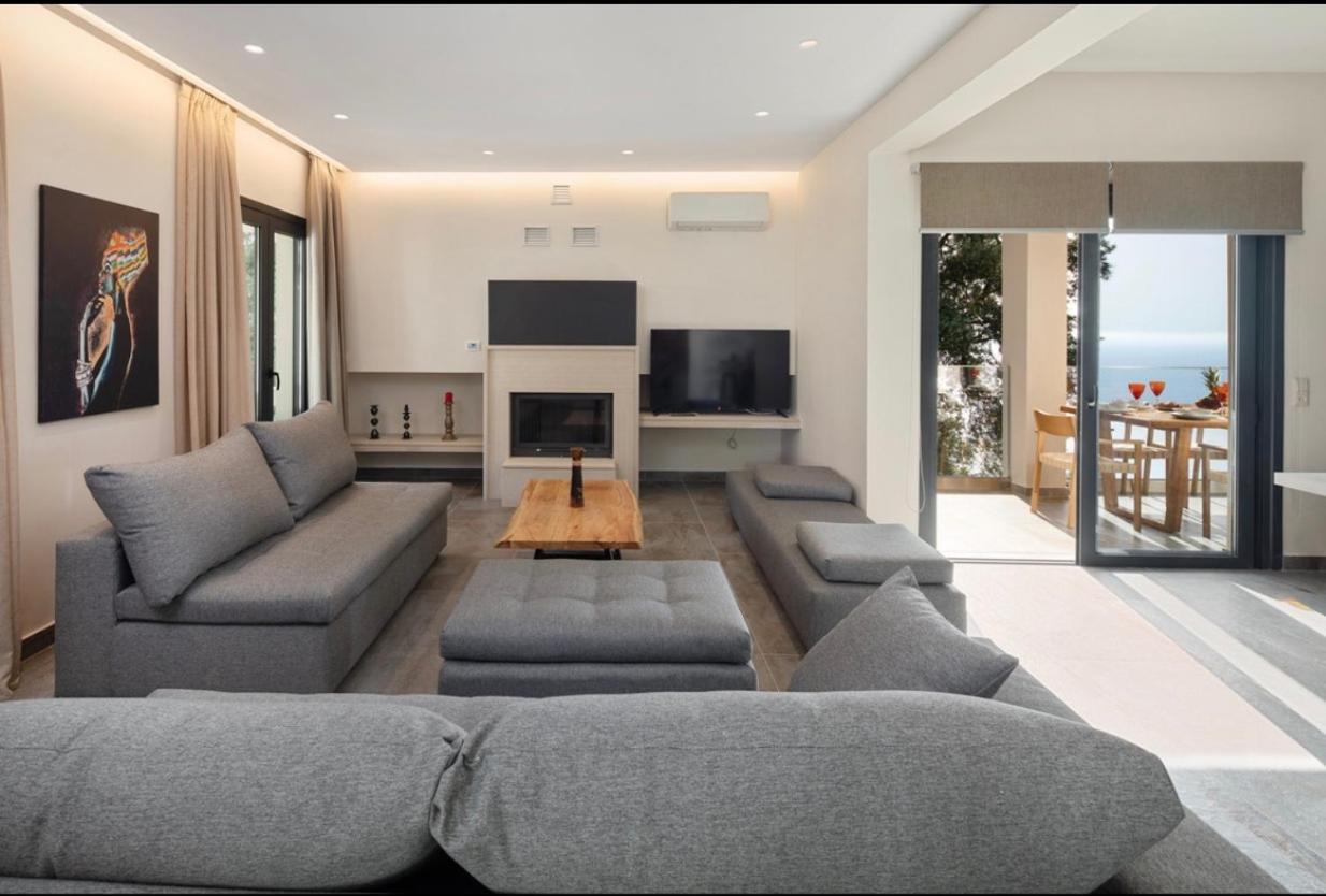 Irida Sunset Villa *