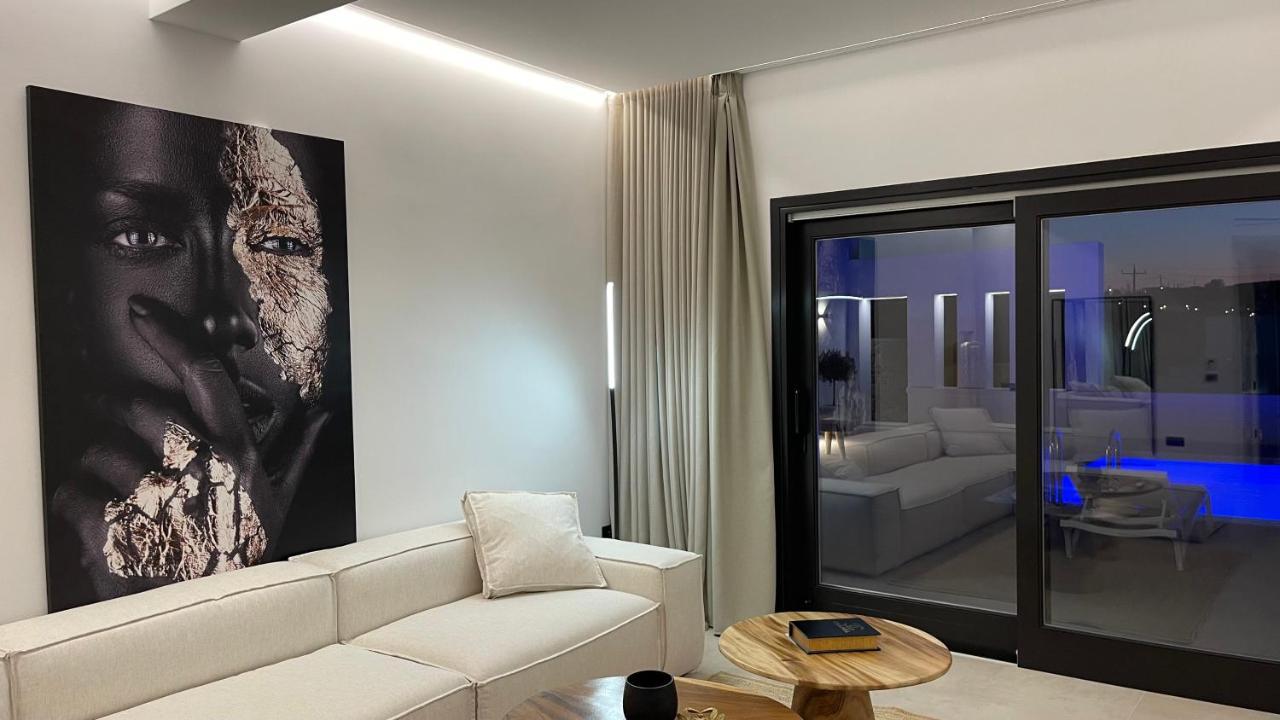 Mykonos Villa, Luxe Escape With Private Pool *