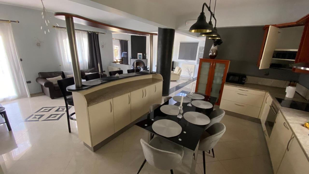 E L Urban Villa.