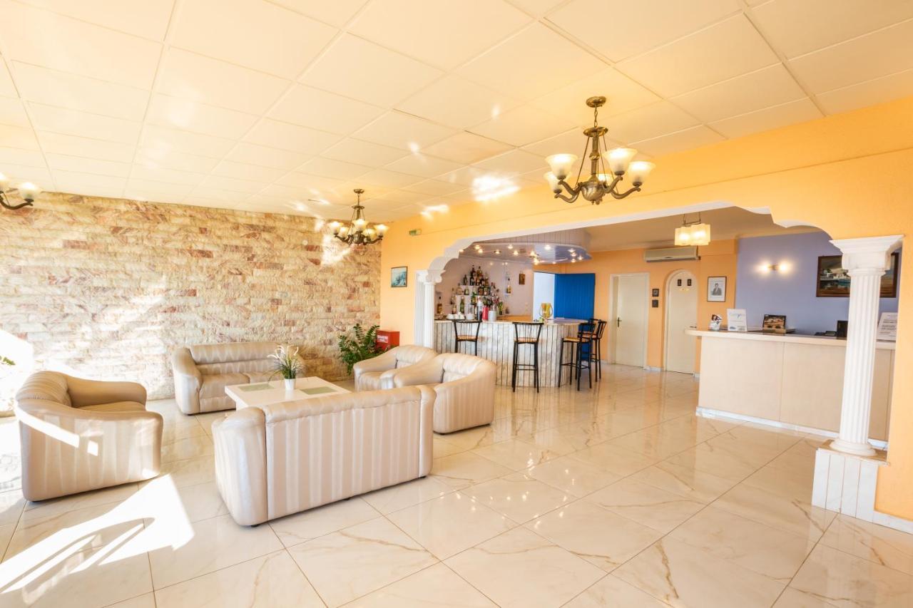 Castelia Bay 2* Amoopi