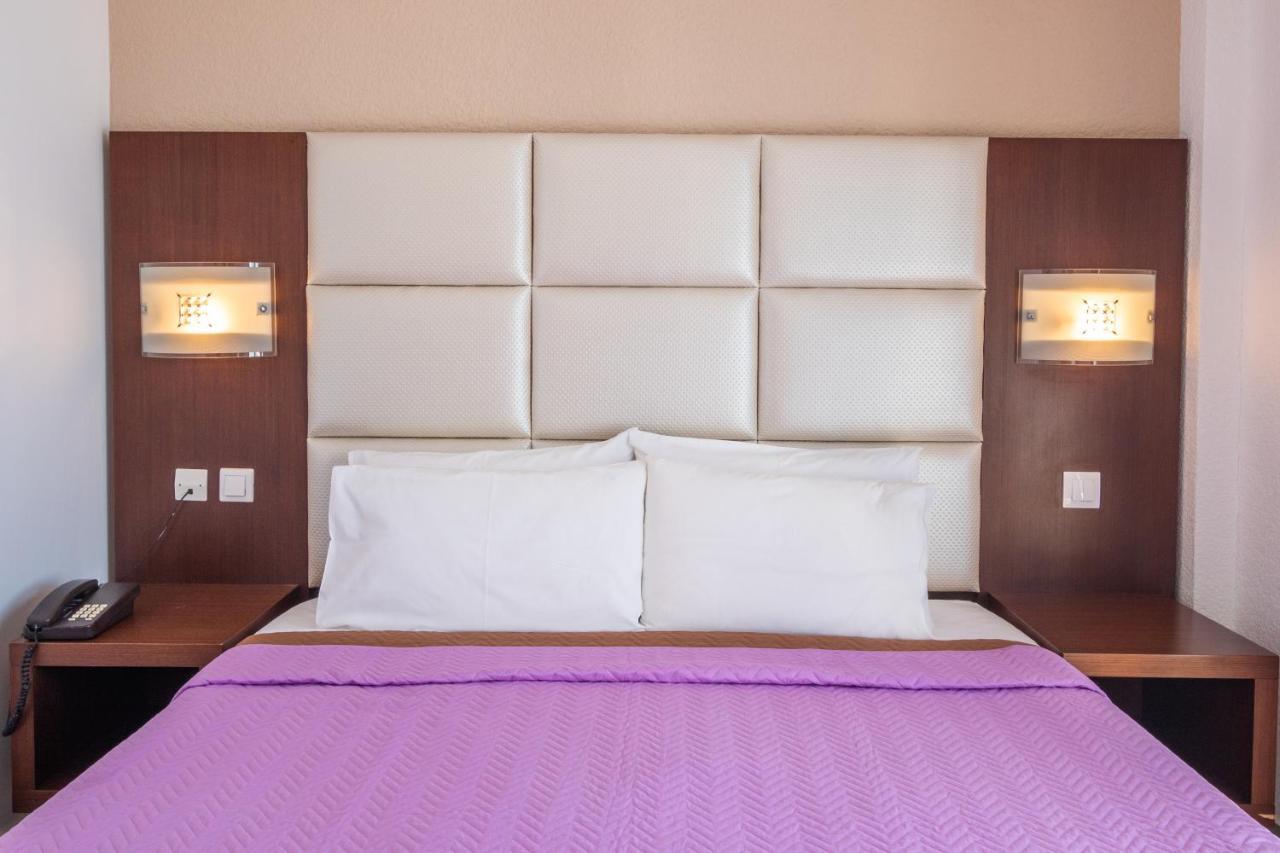Hotel Castelia Bay Amoopi