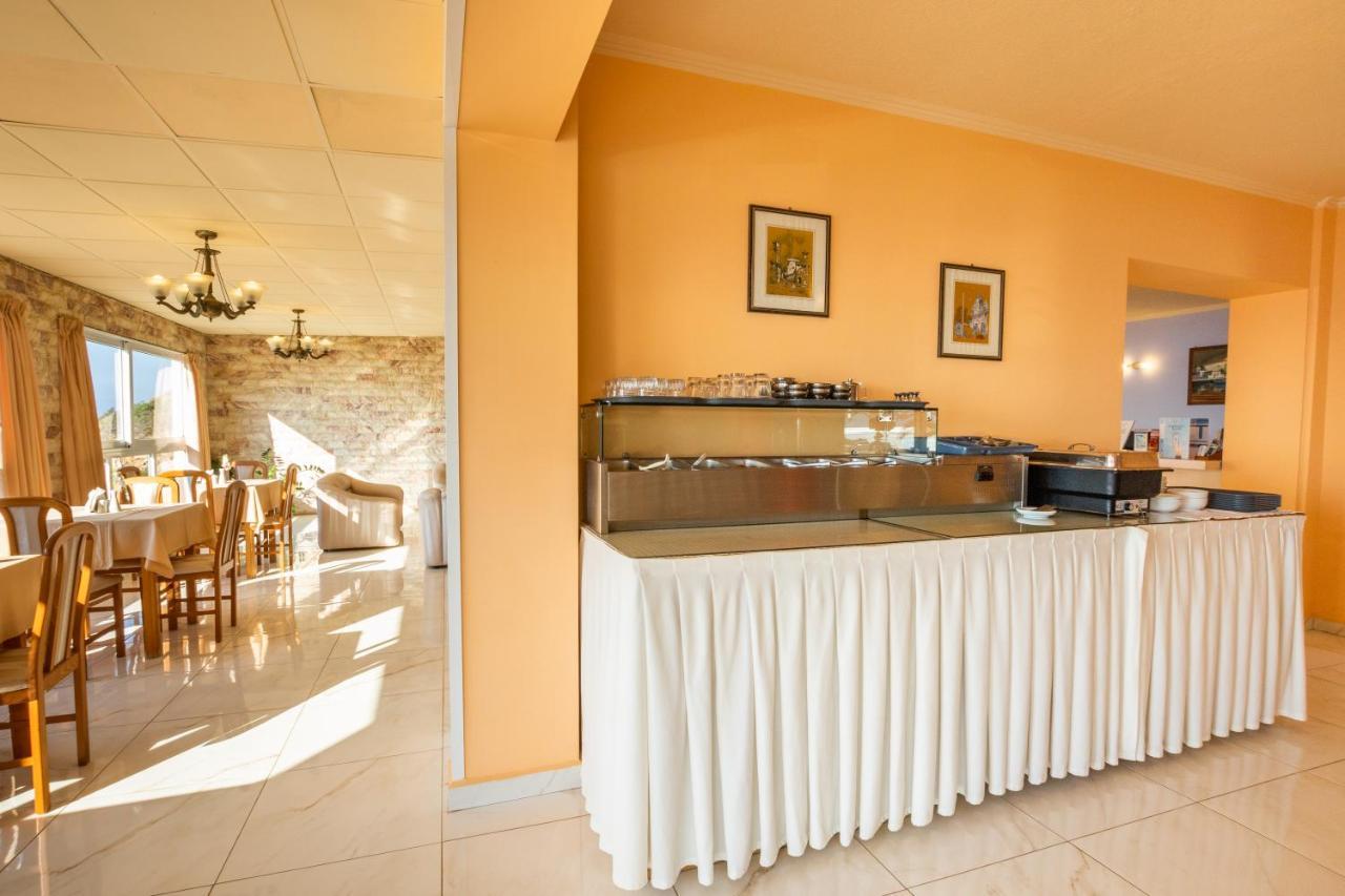 Castelia Bay Hotel Amoopi