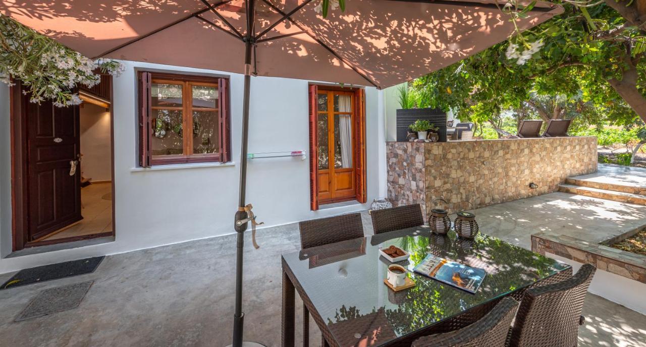 Mantelena & Family Apartment